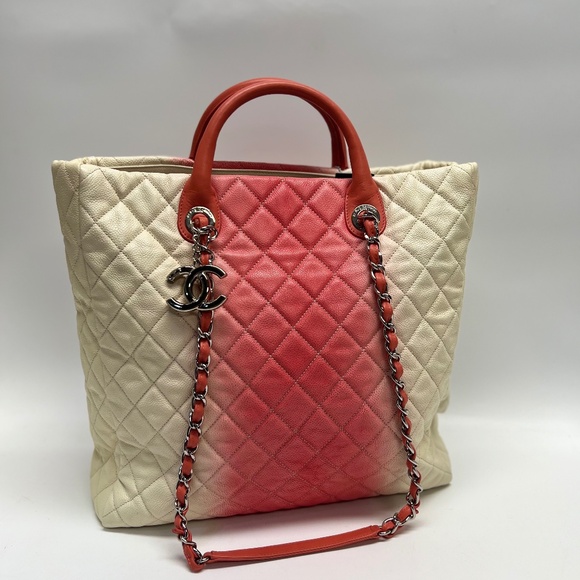 Limited Edition Chanel - Picture 1 of 16